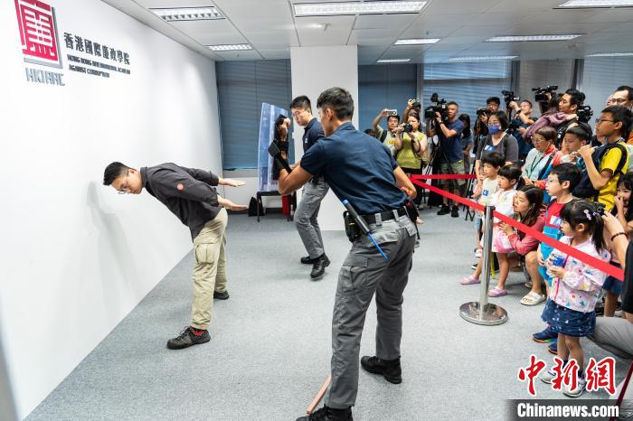 香港特区廉署“开放日”邀市民了解五十载峥嵘  第8张
